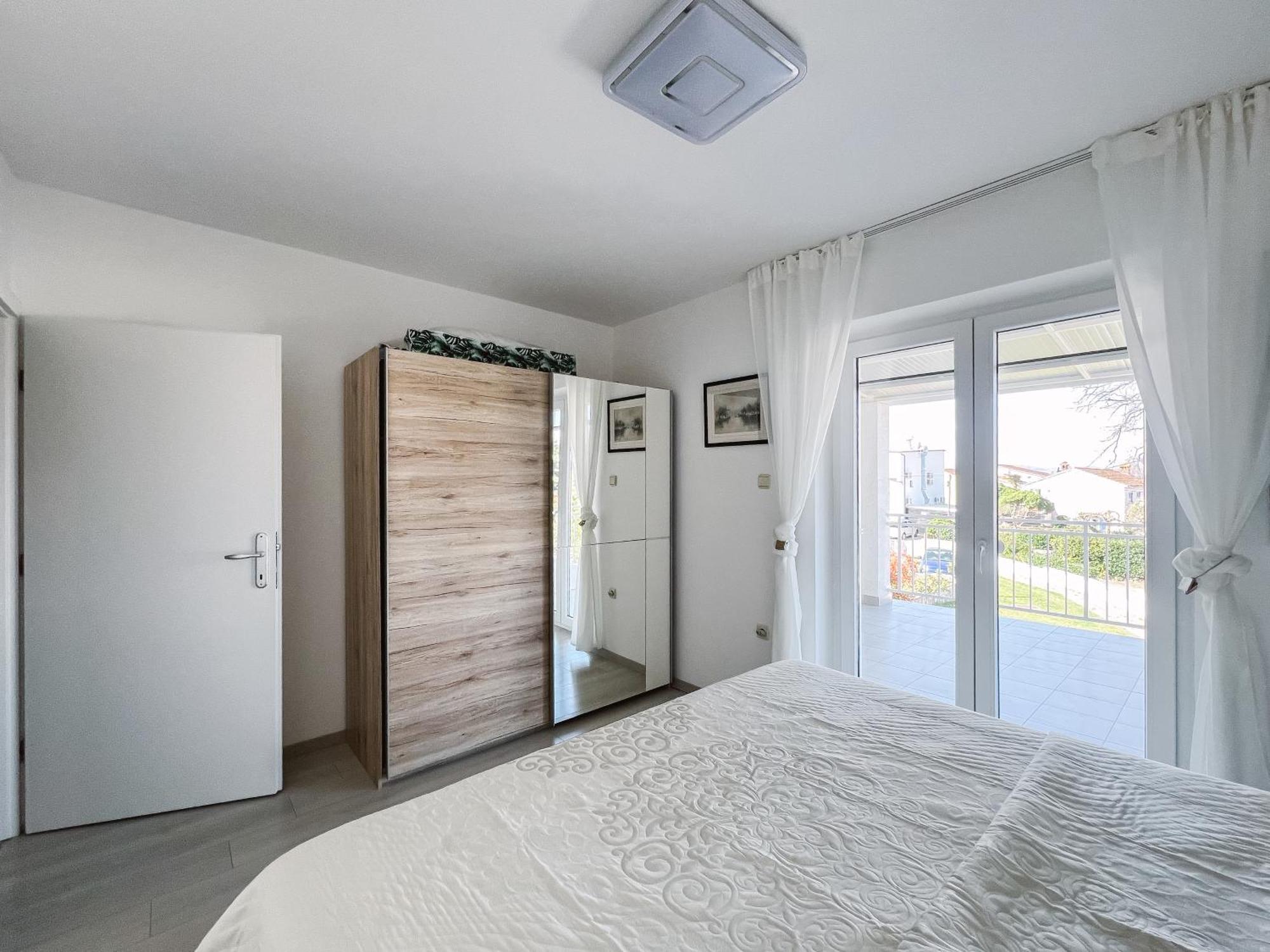 Modern Apartment In The Heart Of Njivice Bagian luar foto