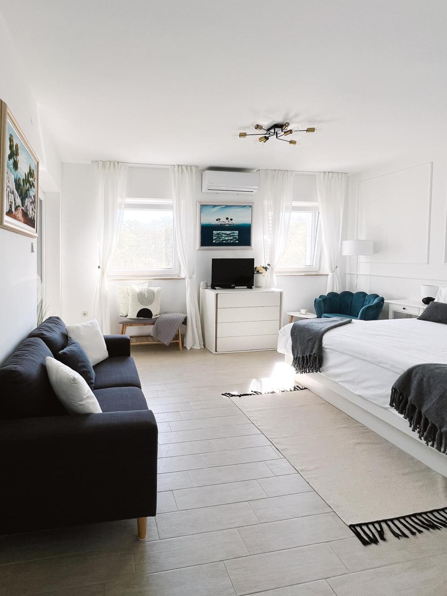 Modern Apartment In The Heart Of Njivice Bagian luar foto